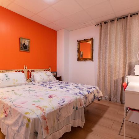 Mirador 2 Del Mercado Central - Habitacion Con Bano Privado En El Centro De La Ciudad Vella バレンシア エクステリア 写真
