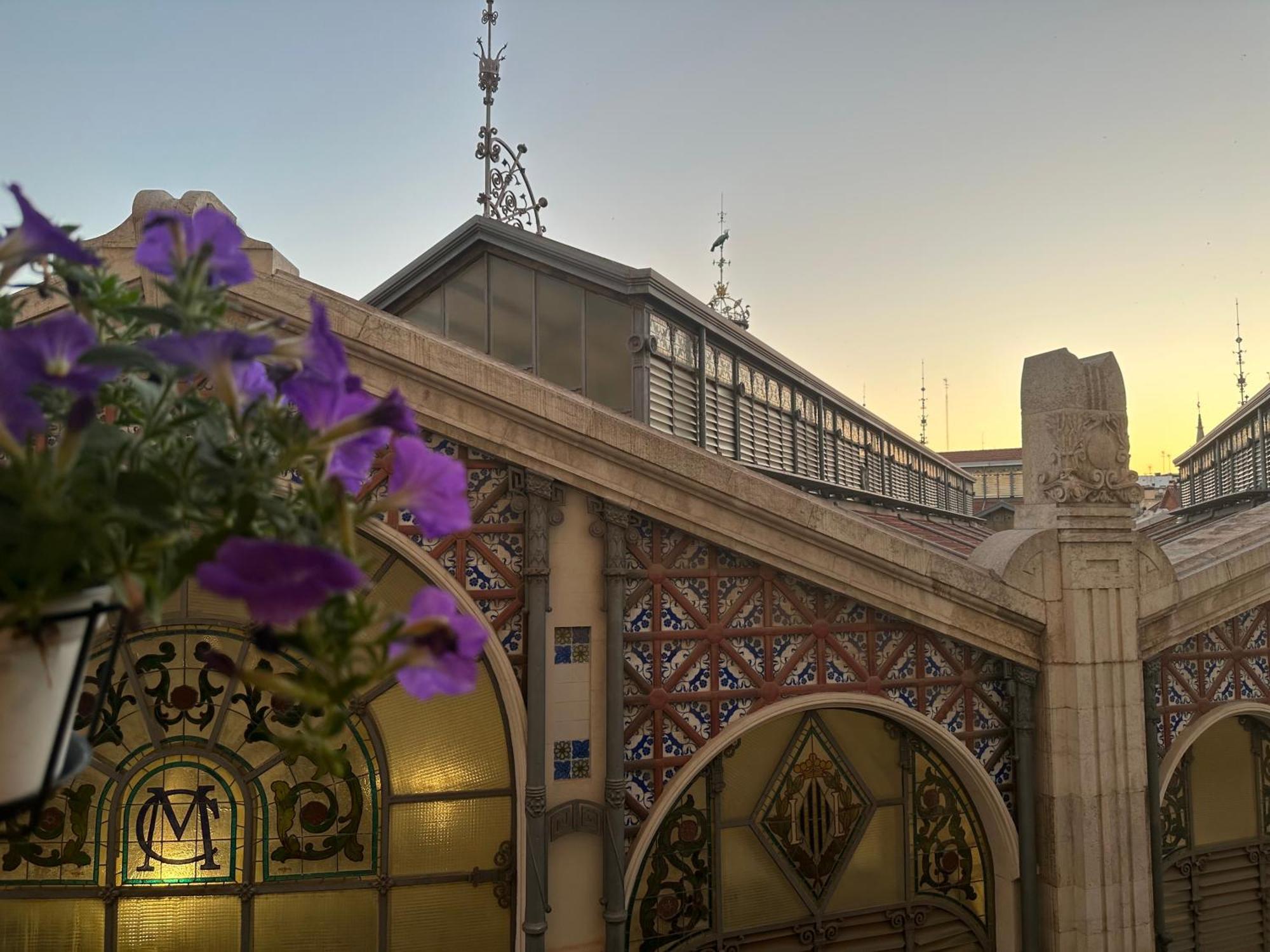 Mirador 2 Del Mercado Central - Habitacion Con Bano Privado En El Centro De La Ciudad Vella バレンシア エクステリア 写真