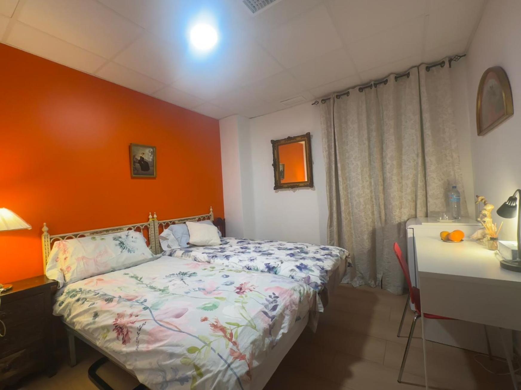 Mirador 2 Del Mercado Central - Habitacion Con Bano Privado En El Centro De La Ciudad Vella バレンシア エクステリア 写真