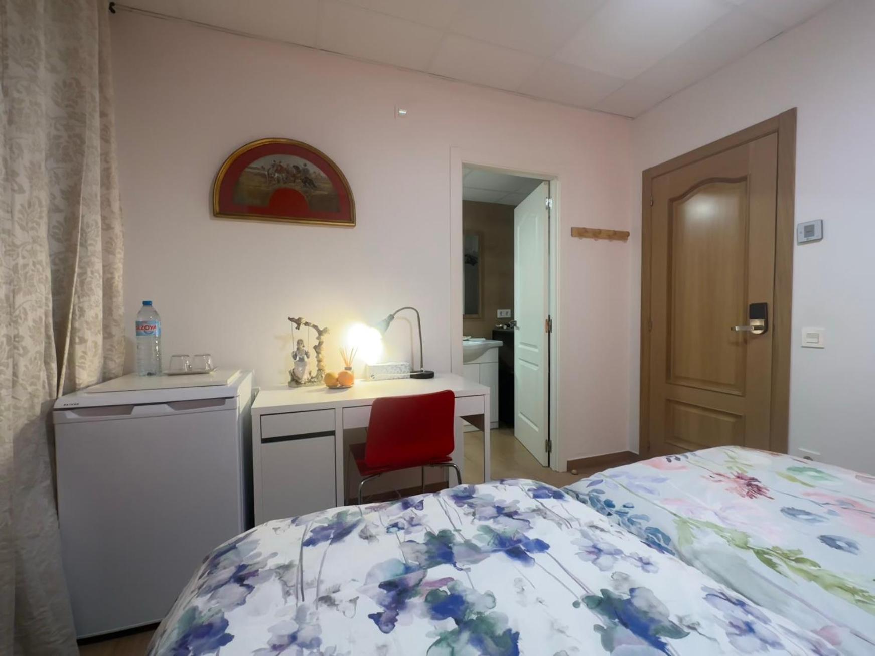 Mirador 2 Del Mercado Central - Habitacion Con Bano Privado En El Centro De La Ciudad Vella バレンシア エクステリア 写真